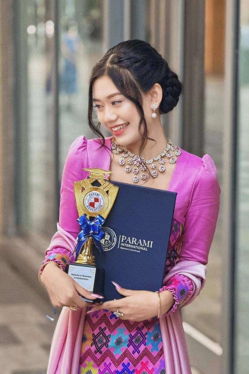 Parami Online Education Facebook ad