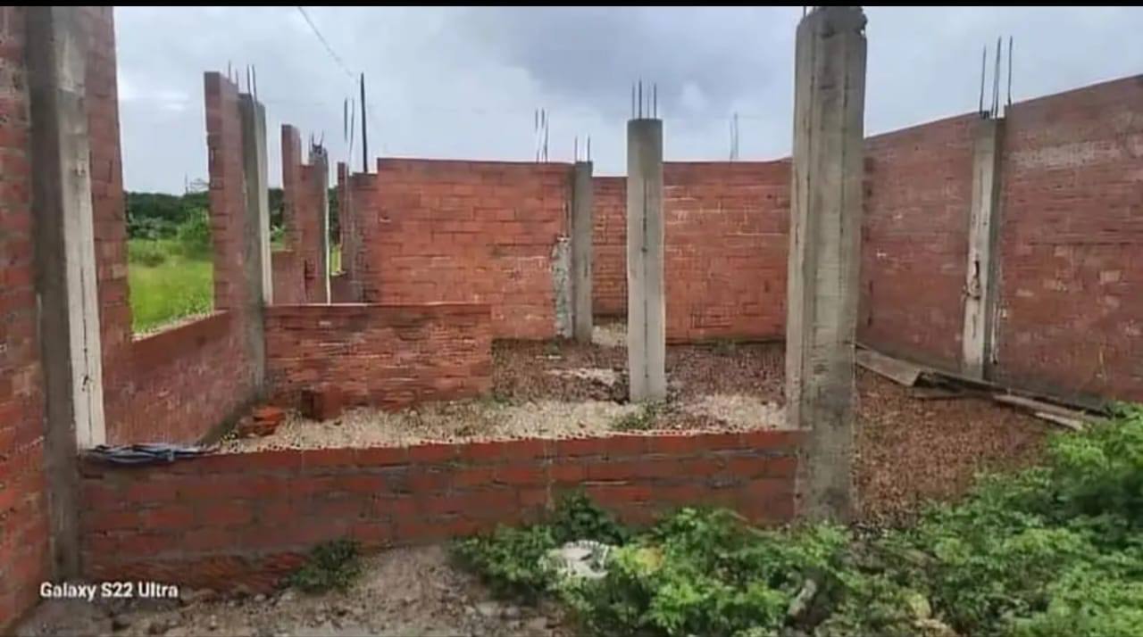 Santiago PT Facebook ad: SE VENDE TERRENO CON CONSTRUCCIÓN AVANZADA de 160 MT2 EN…