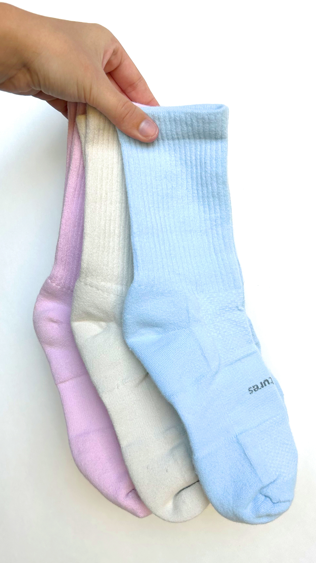 Feetures Facebook ad