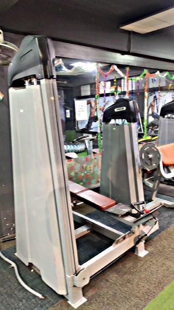 Fitness Point 2 Facebook ad: For Gym membership
