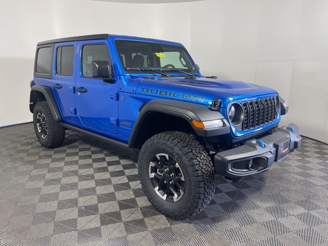 Apple Chrysler Dodge Jeep Ram Facebook ad: Adventure-ready Jeeps. Powerful Rams.