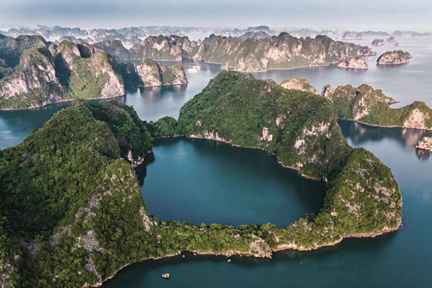 WaytoVietnam Travel Facebook ad: Best Vietnam Tours and Vacation Packages 2026/2027