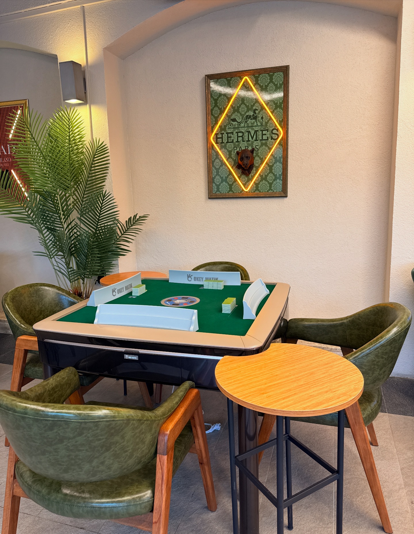 Mifas Lounge Facebook ad: Mifas Lounge’da keyif hiç bitmiyor.