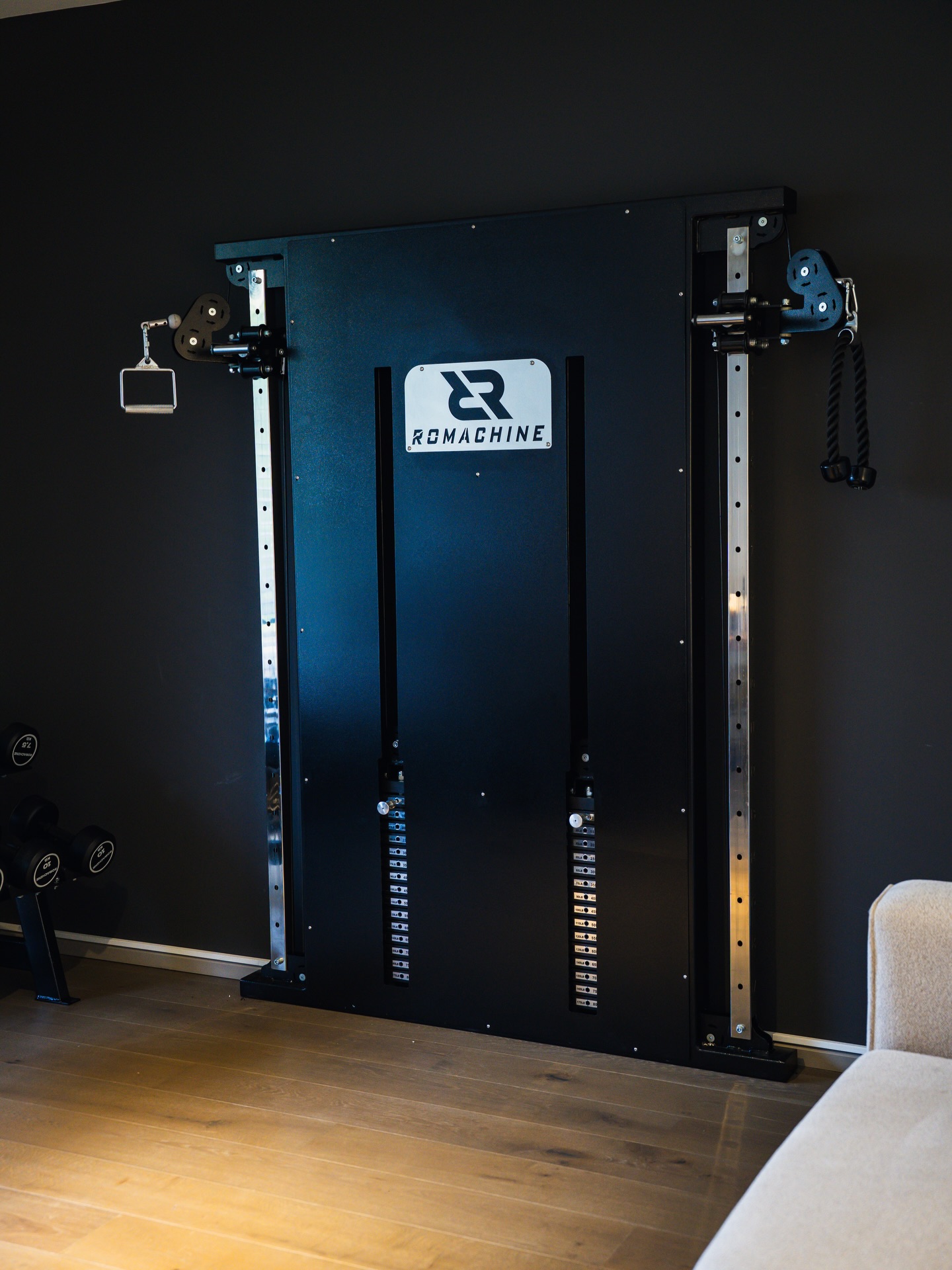 Romachine Facebook ad: Duvarın artık sadece duvar değil.