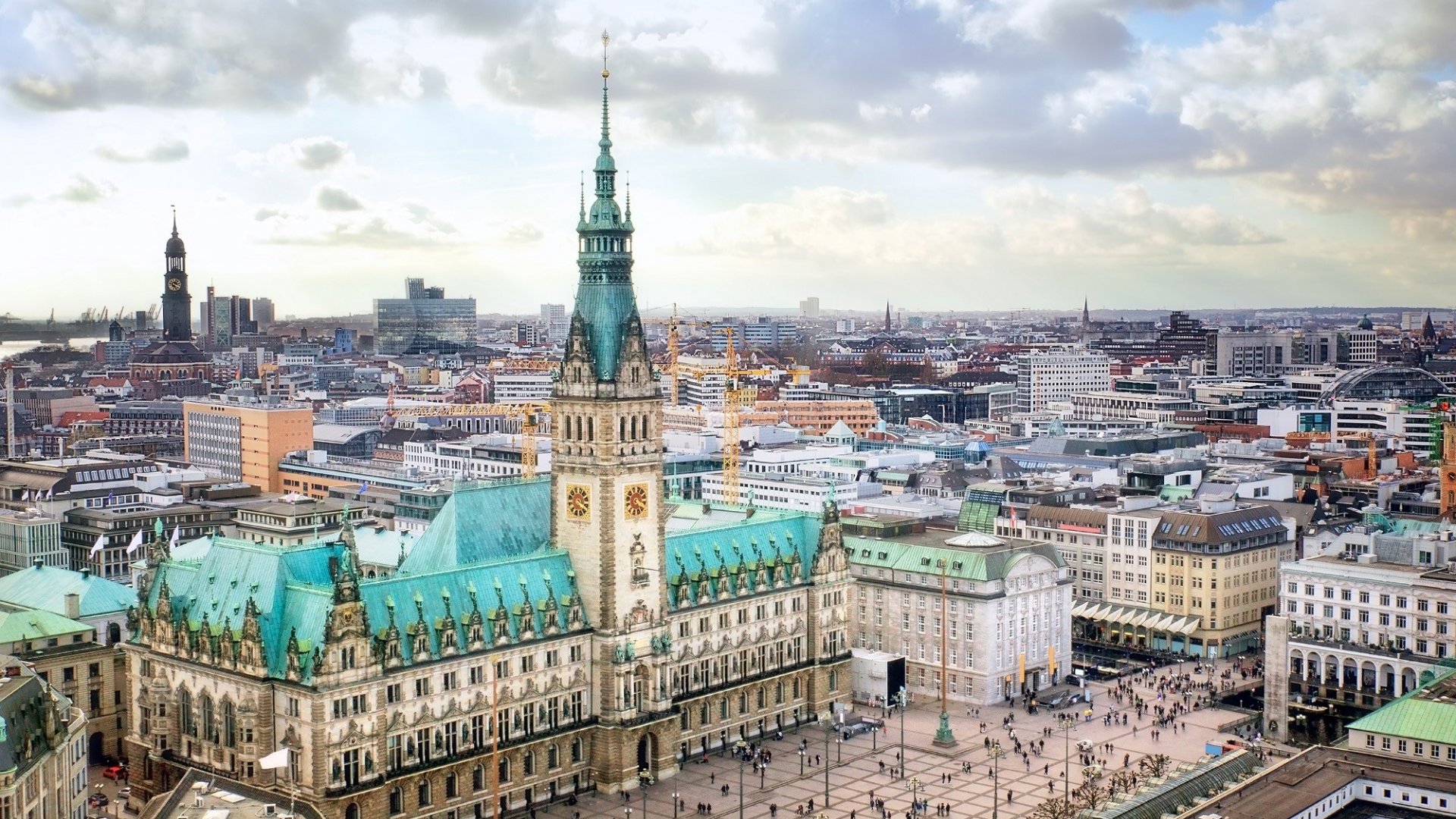 Traveldeal Facebook ad: 8- of 9-daagse cruise vanuit Rotterdam naar meerdere…