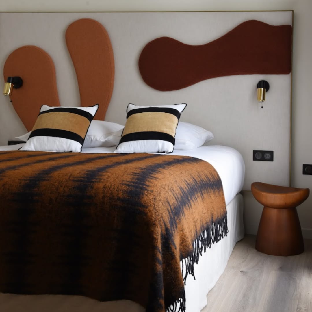Yuna - Luxury Hotel Apartments Facebook ad: Réservez votre séjour chez Yuna