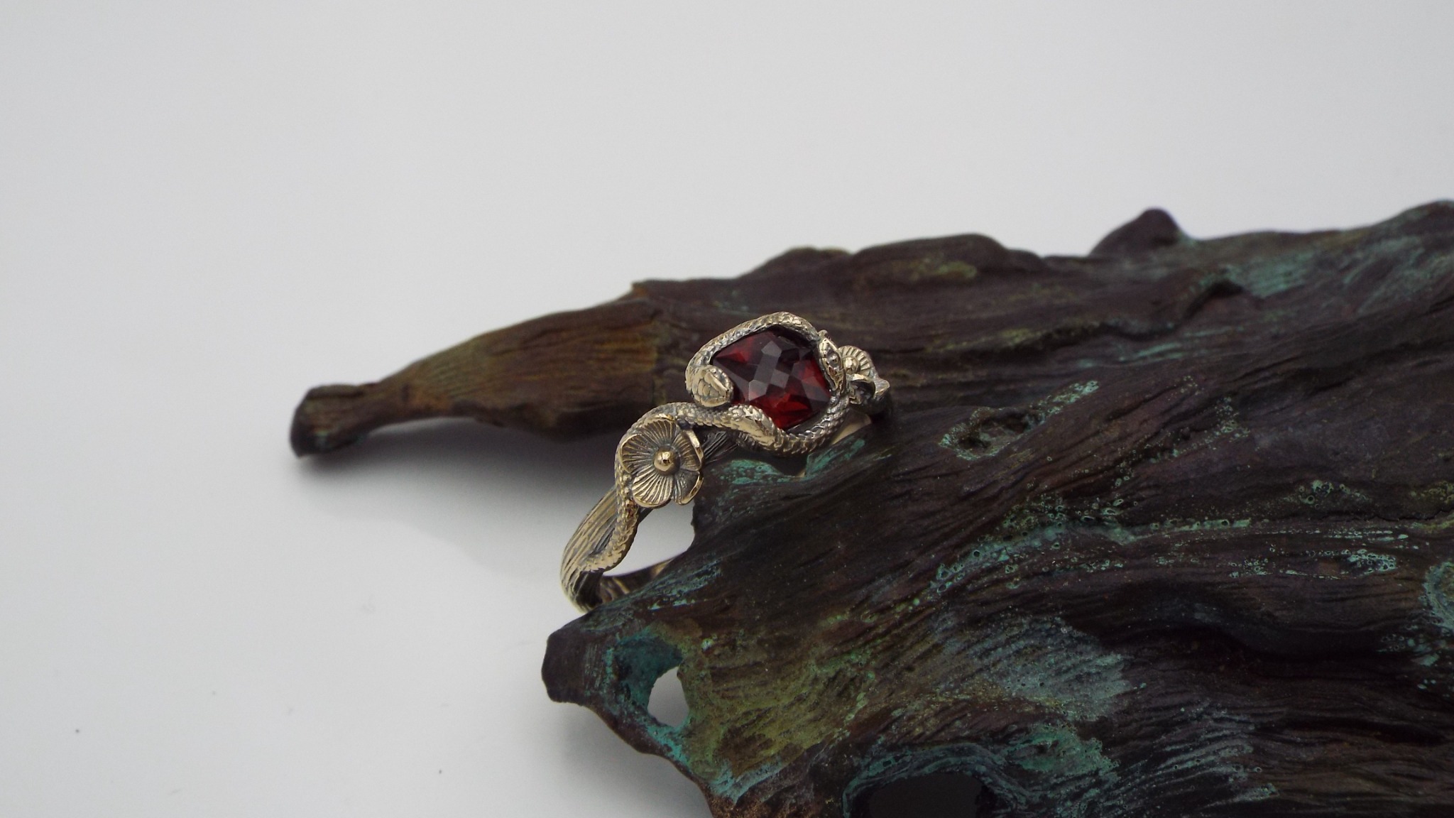 JF Fantasy Jewelry Facebook ad: Discover artisanal elegance!