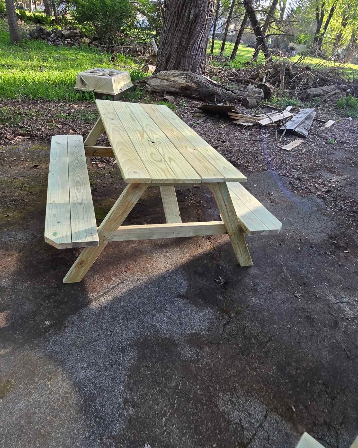 Gregory Jones Facebook ad: Picnic Tables!