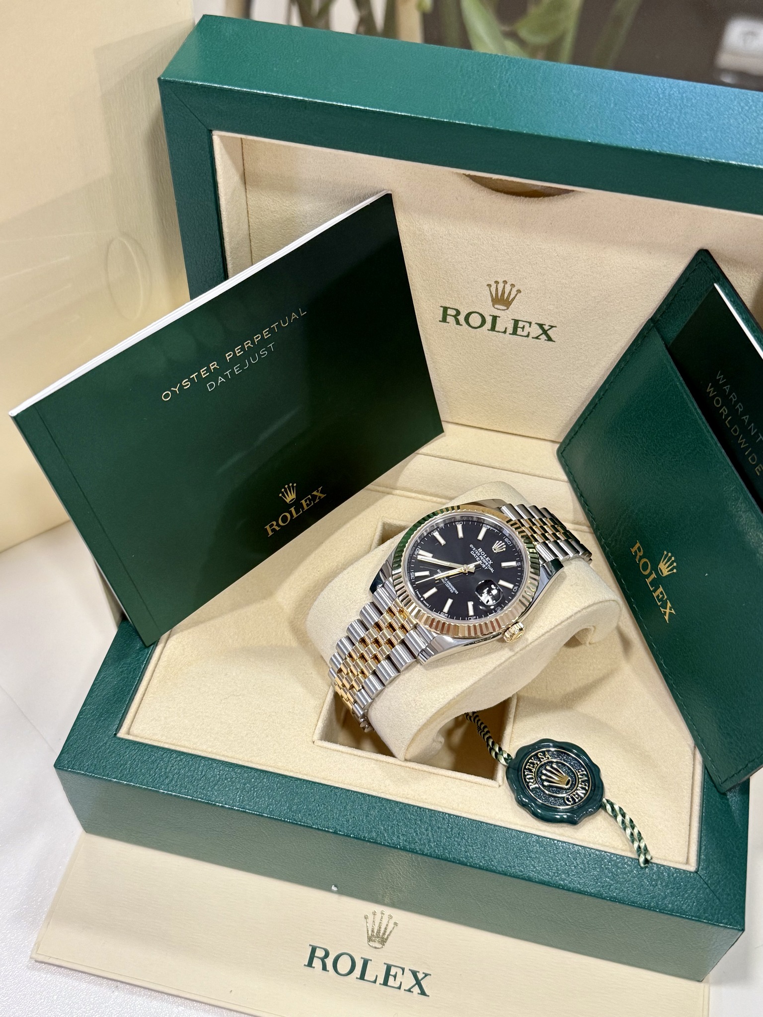 Exclusive Swiss Watches Facebook ad: Készletünkről elérhető Rolex modellek.