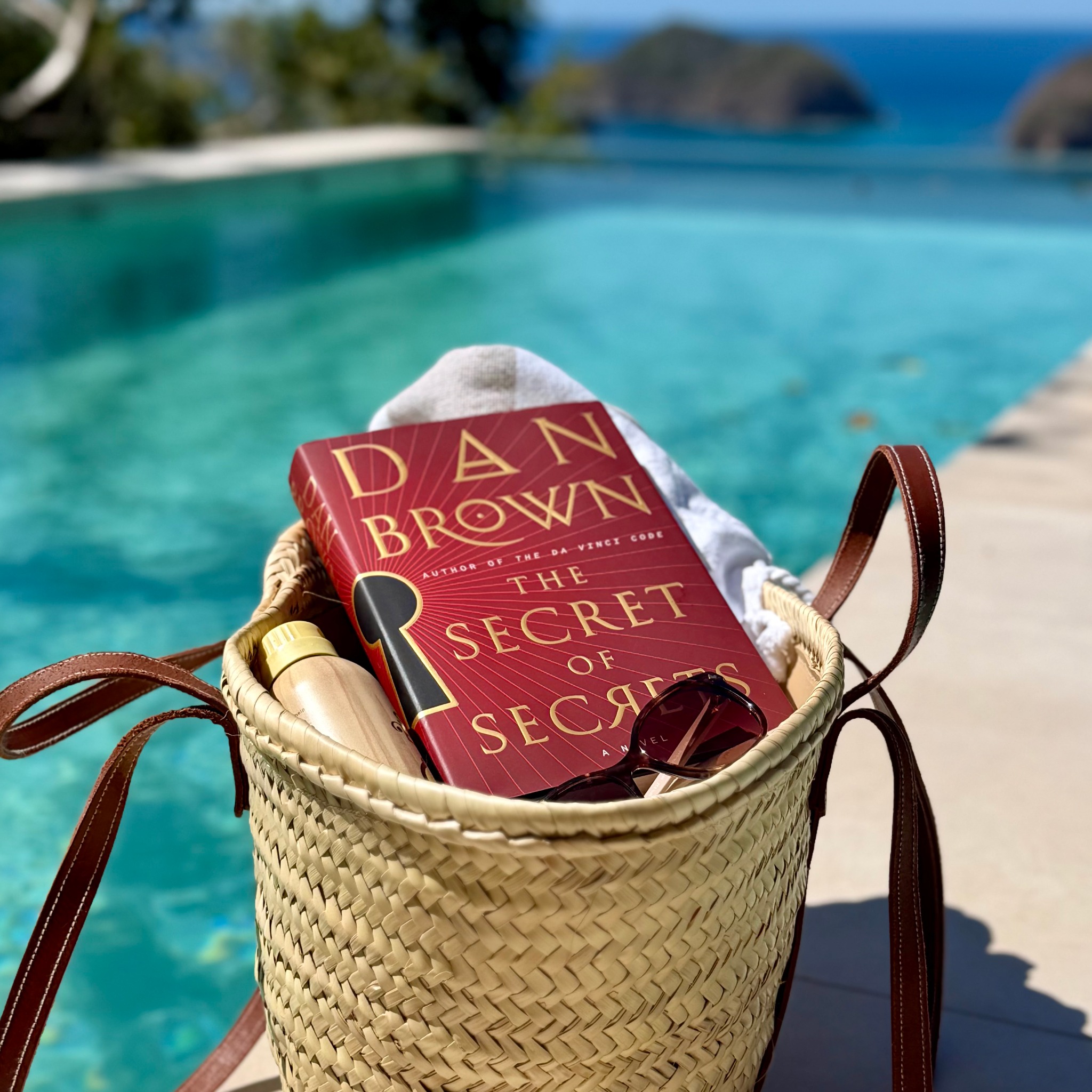 Doubleday Books Facebook ad: Dreaming of a winter getaway?
