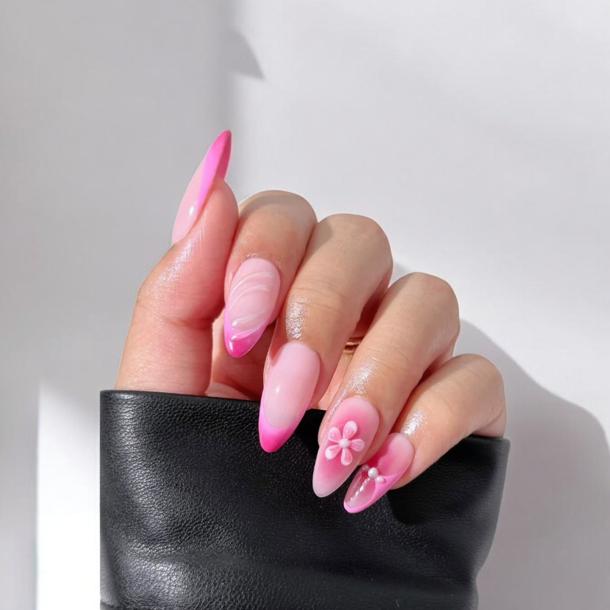 Feminity Nails & Lashes - Lausanne Facebook ad