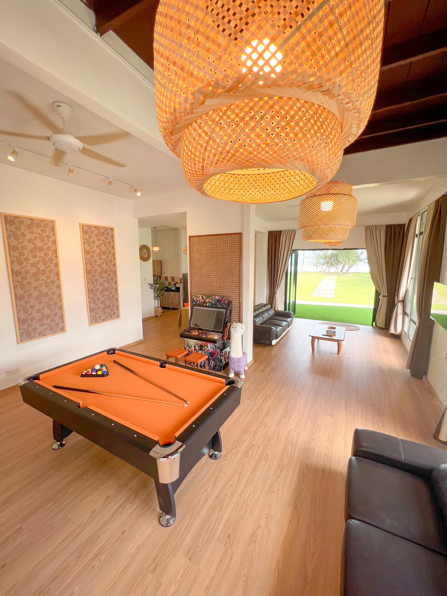 Kimstone Villa Facebook ad: KIMSTONE BEACH VILLA 5 BEDROOM + PRIVATE POOL