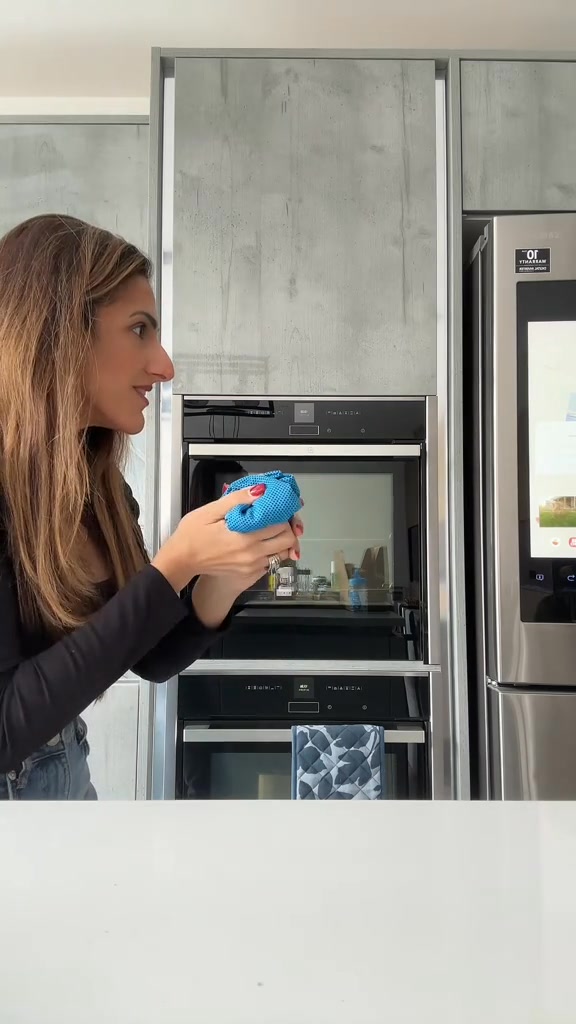 CoolTowel Facebook ad: Cools Your Body in Seconds