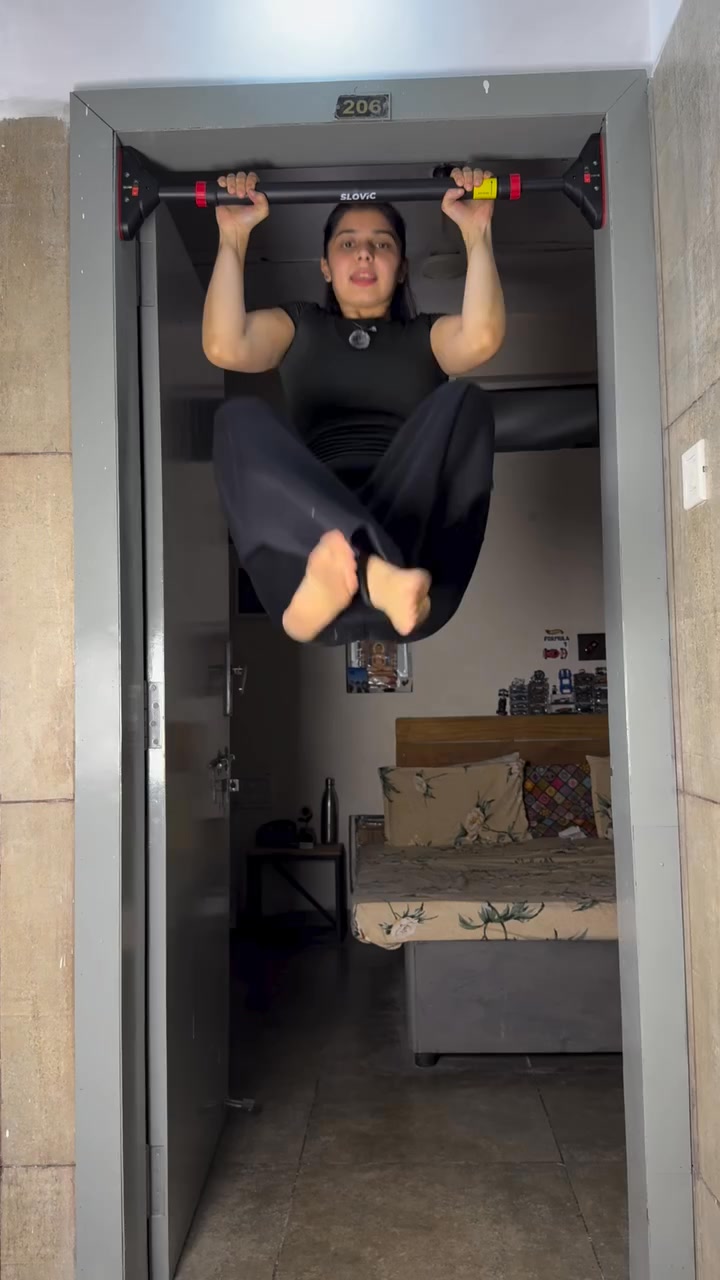 fitwithaditi_ Facebook ad: Transform Your Home into a Gym with Slovic