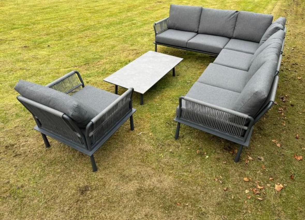 DATHO Outdoor Facebook ad: De Trino, verkrijgbaar in antraciet en beige.