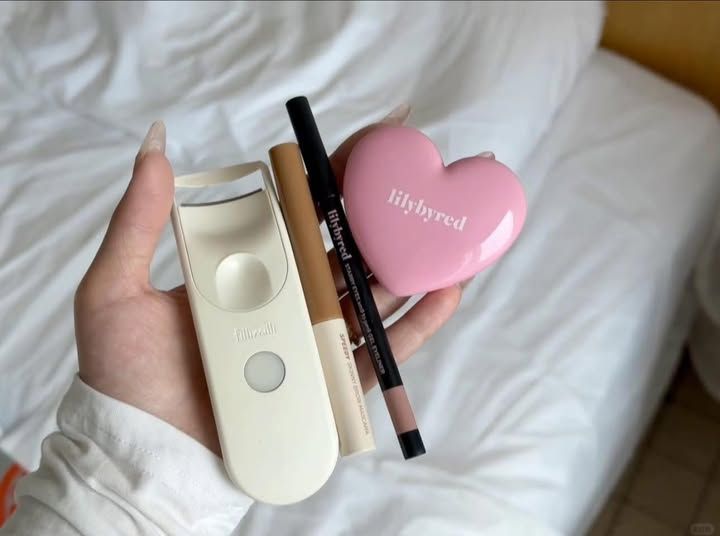 Con gái mặc đẹp Facebook ad: Tứ trụ oliveyoung, tinh hoa của k-beauty ê…
