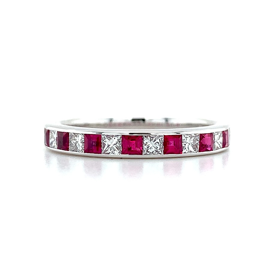 Waldemar Jewellers Facebook ad: Discover One-of-a-Kind Beauty.