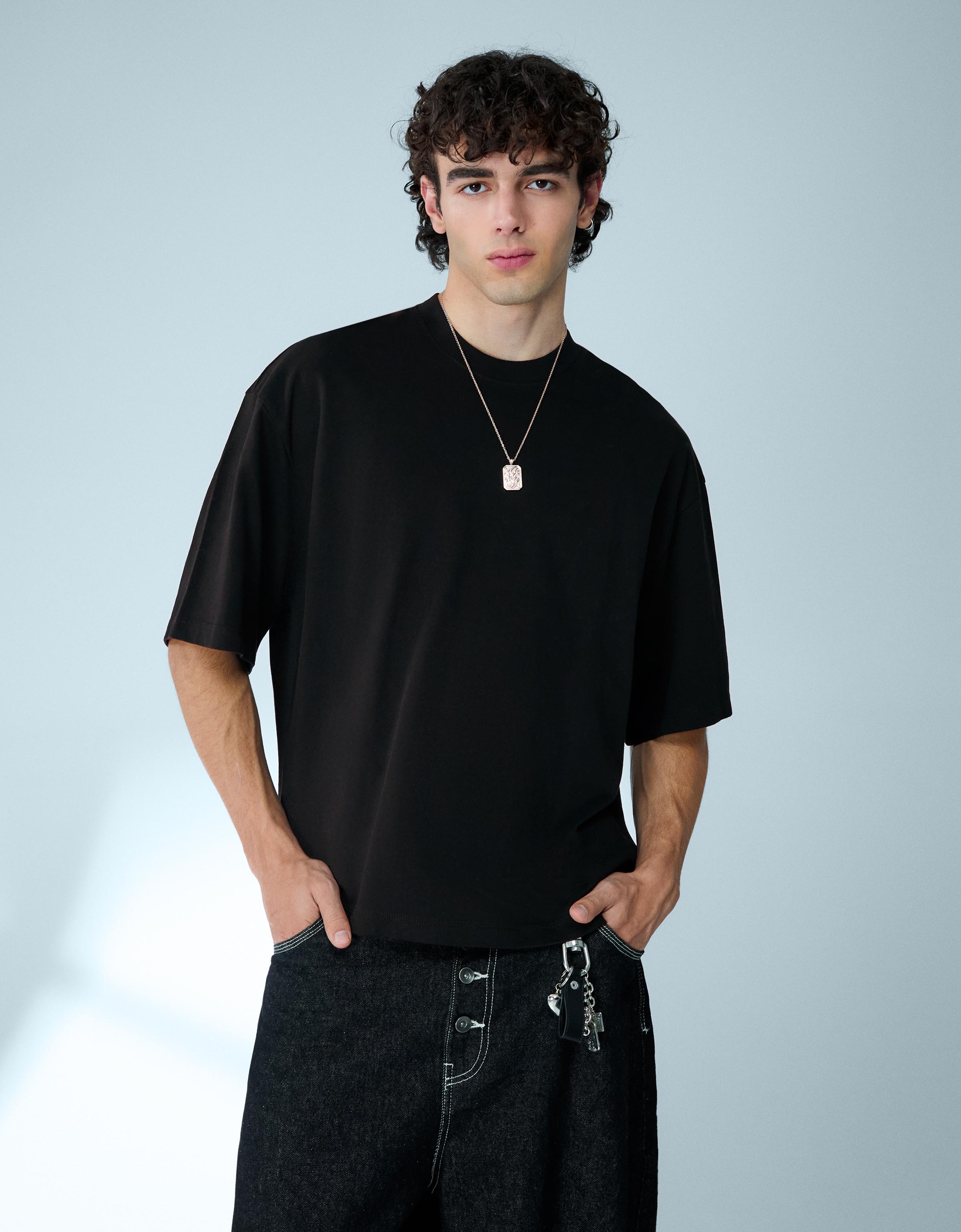 Bershka Facebook ad