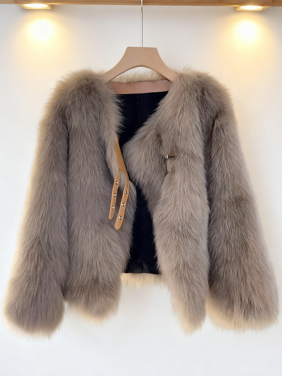 Soodress Silk Outfits Facebook ad: Get 10% off stylish women's clothing!
