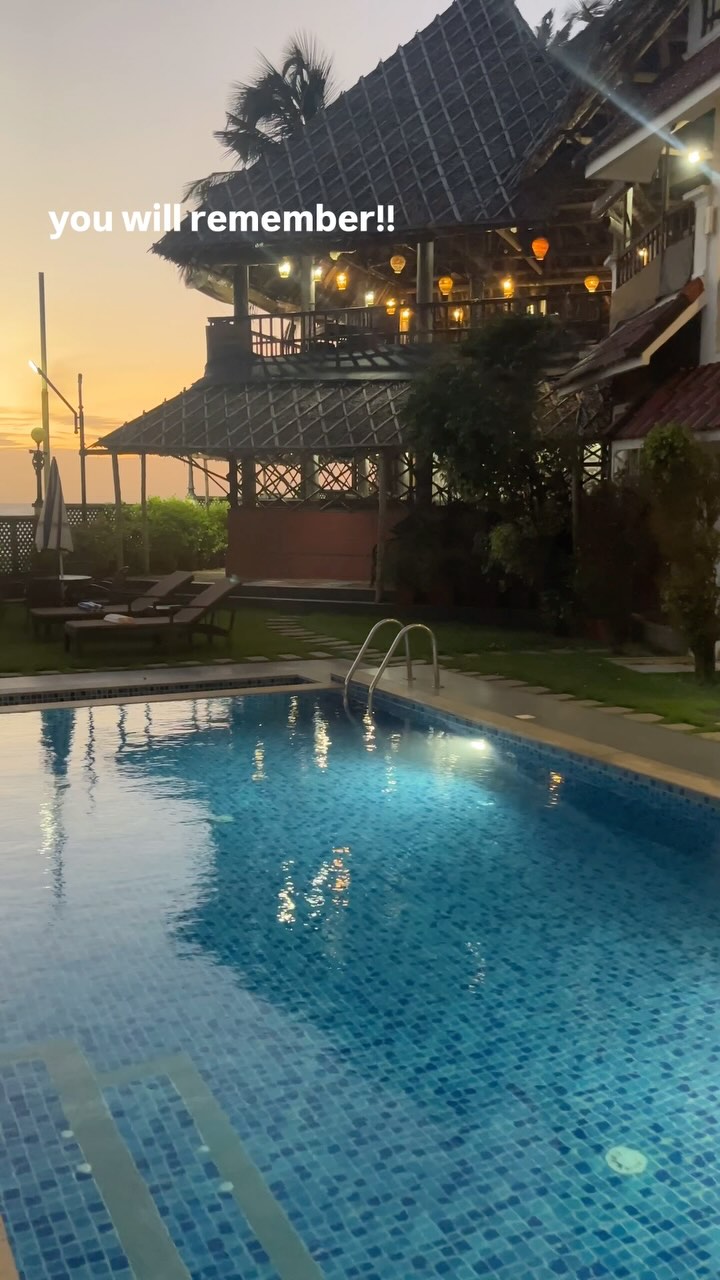 B'Canti Boutique Beach Resort Facebook ad: Live it up