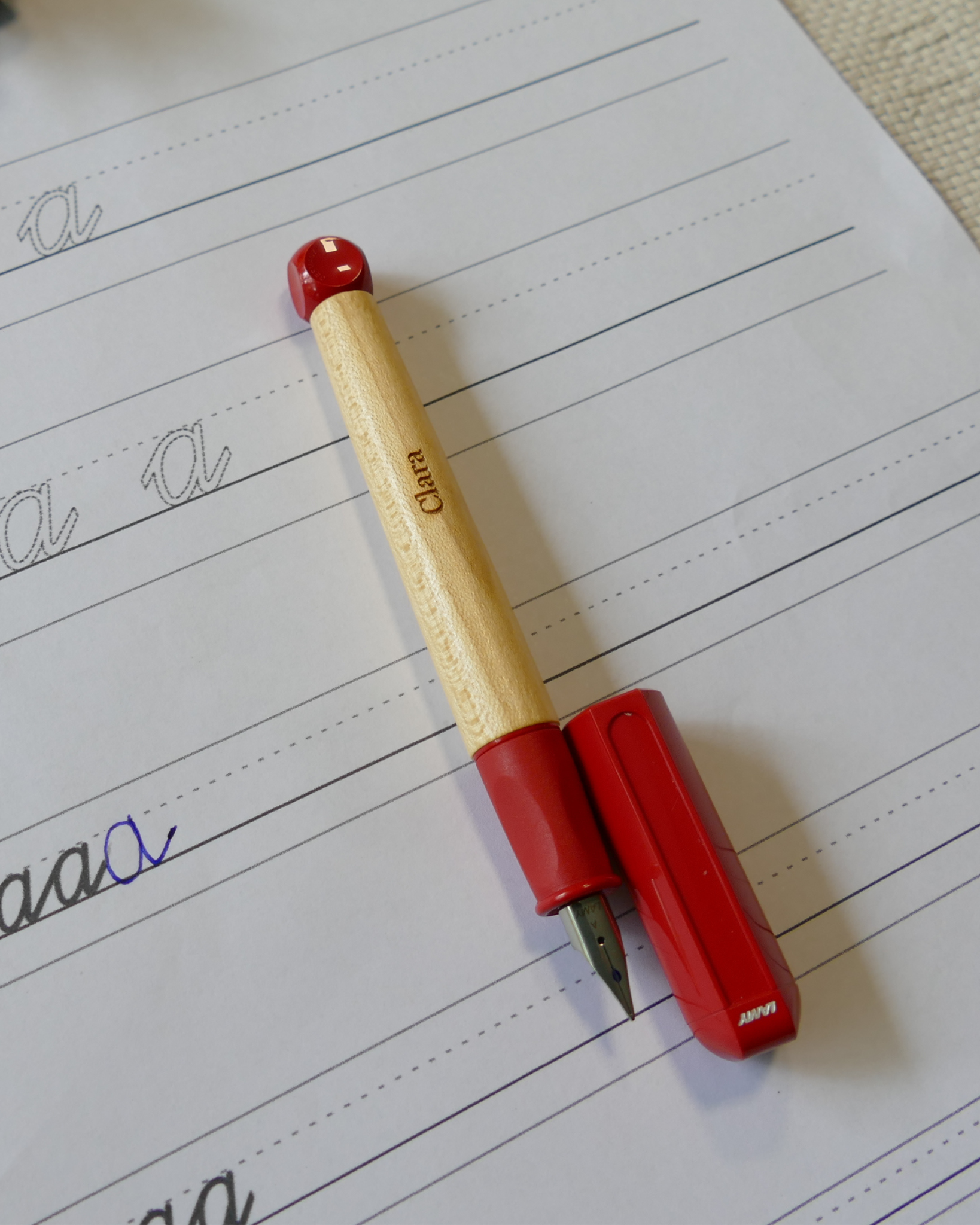 Homeofpens Facebook ad: Ein Klassiker zum Schulstart, jetzt individuell