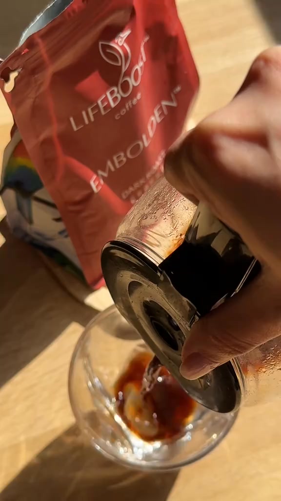 Lifeboost Coffee Facebook ad: Finally, Coffee That's Low on Acid-Big on Taste