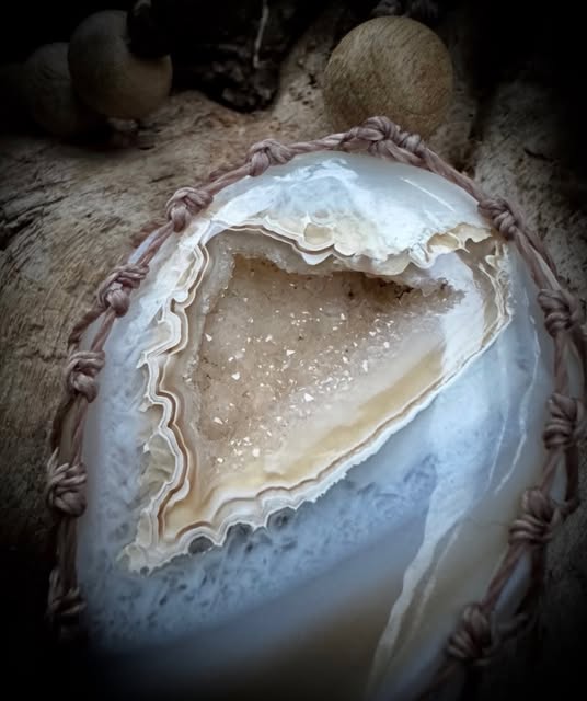 Woidjuwel Facebook ad: handmade jewelry| Woidjuwel