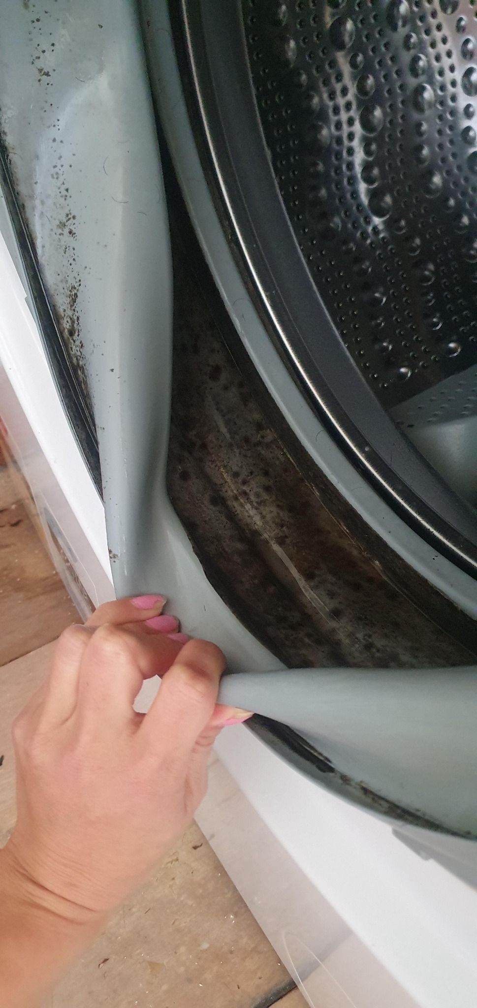Sarah Thompson Tips Facebook ad: Your Washer Isn't Broken. It's Trapped in a Loop.