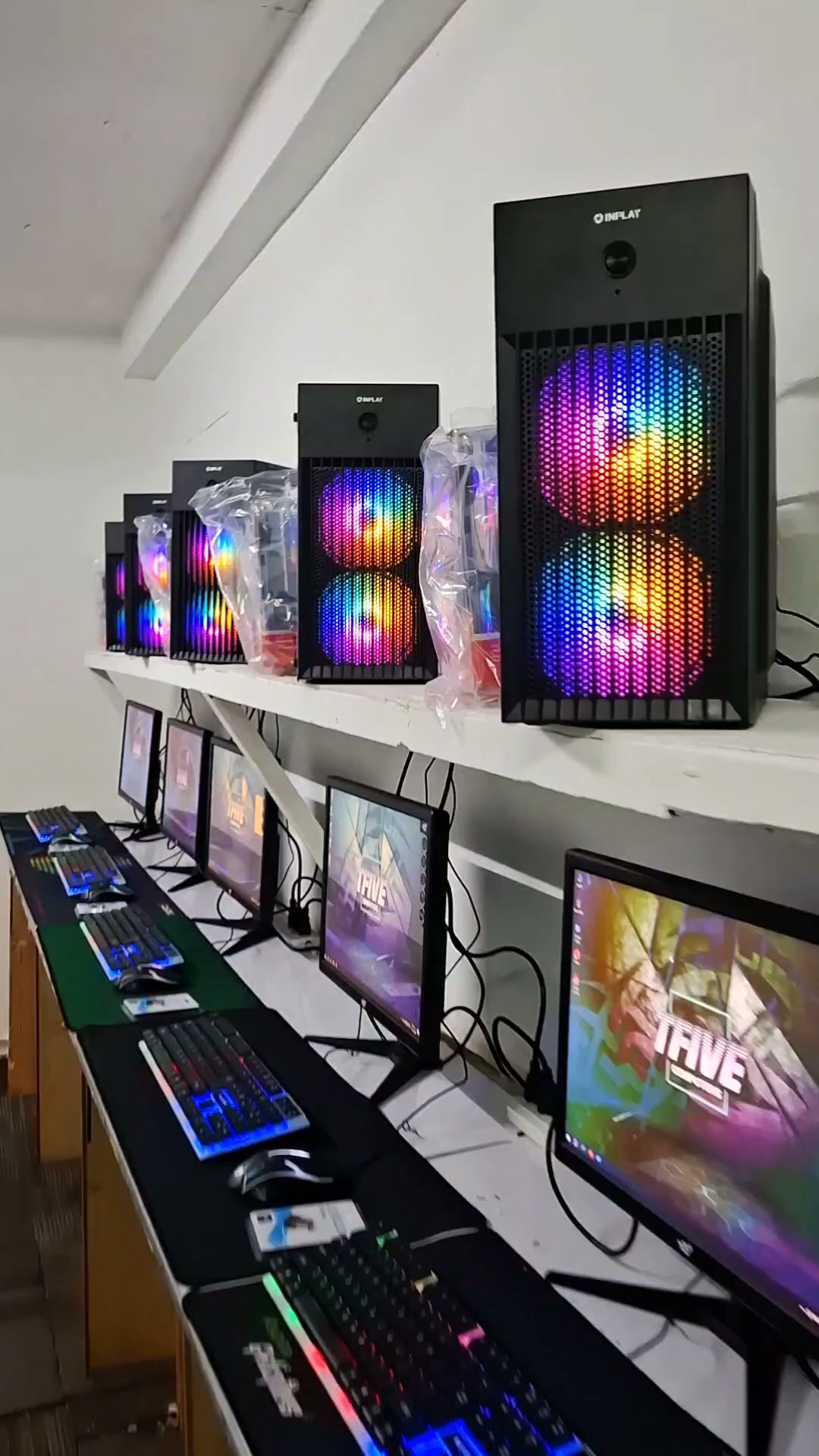 PC ARMY Facebook ad: 8,999 HULUGAN COMPUTERS!