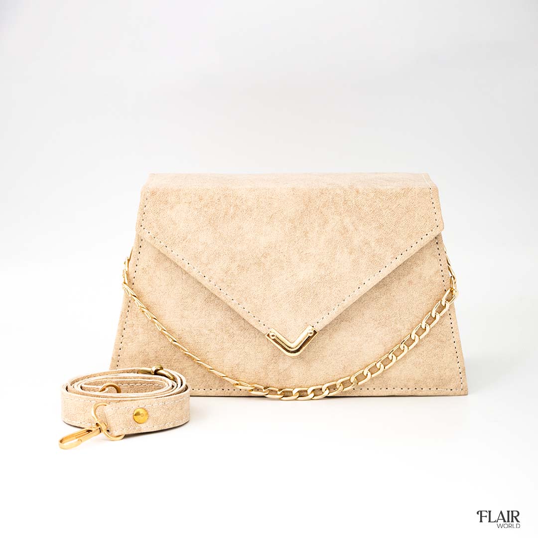 Flairworld.pk Facebook ad: Good bags don’t just hold your things-they carry…
