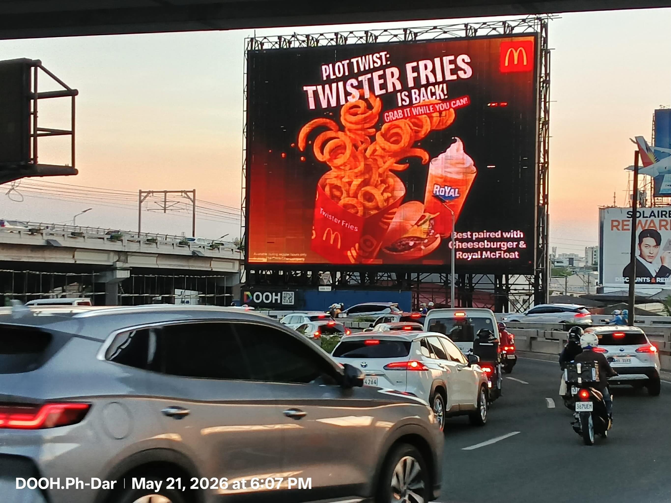 Digital Out-of-Home Ph Facebook ad