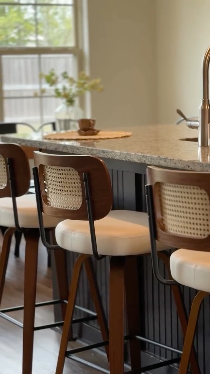 misskaren.sousa Facebook ad: A simple kitchen update that feels like a…