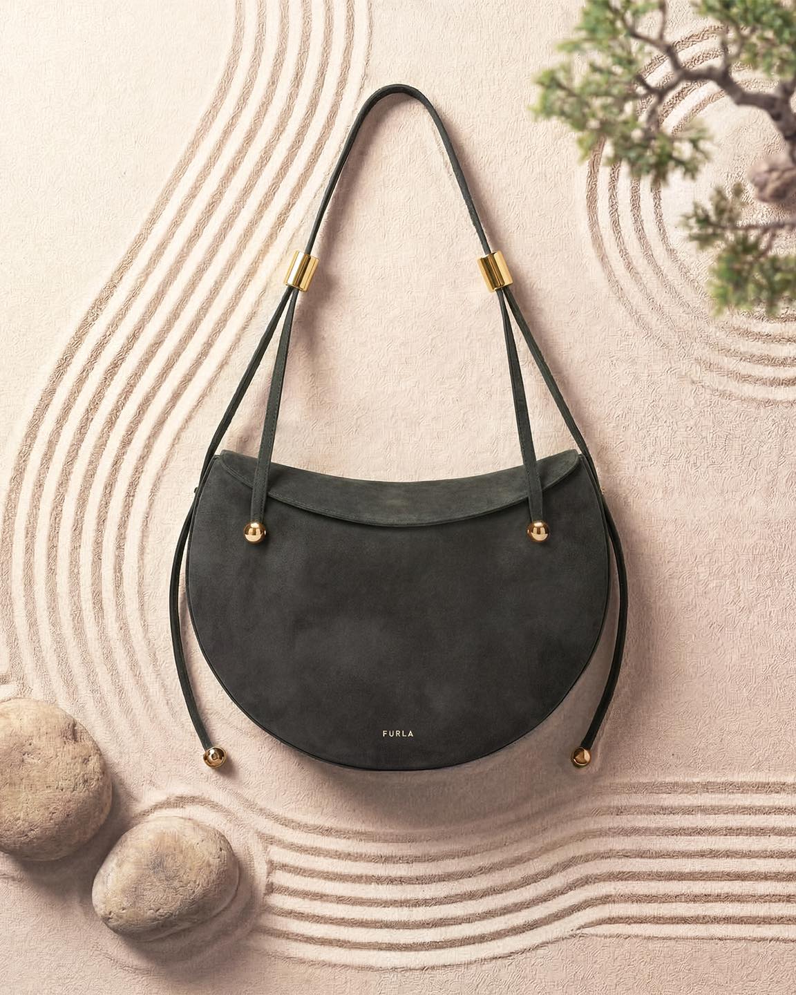 Furla Facebook ad