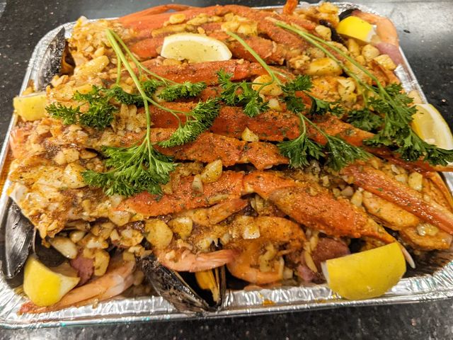 Crab Du Jour of Charleston Facebook ad: Crab Du Jour Charleston
