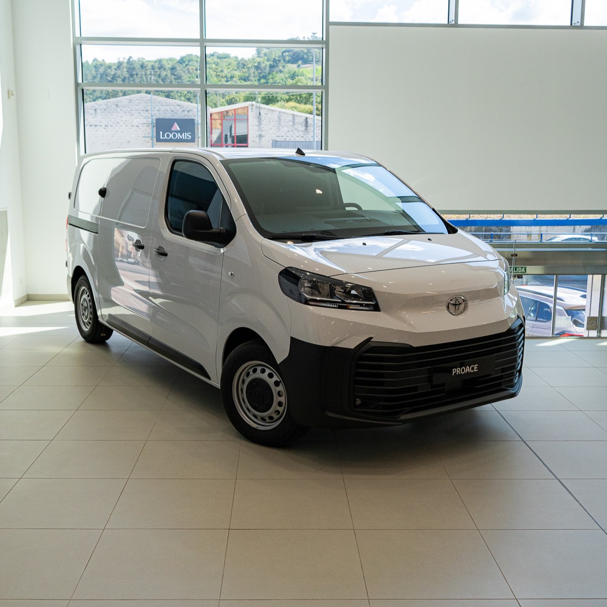 Toyota Cibrao Ourense Facebook ad: Garantía 15 Años