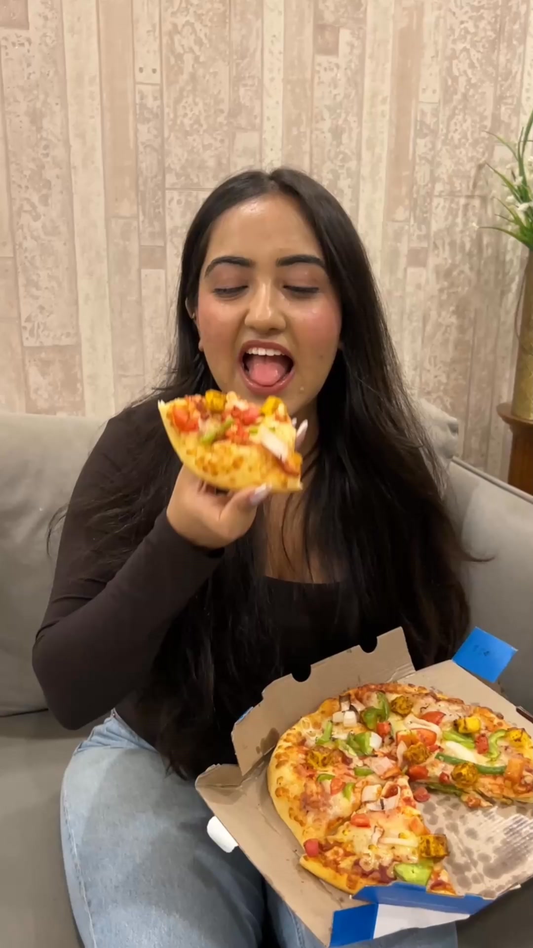 Domino's Pizza India Facebook ad: Pizza Deals You Can’t Ignore