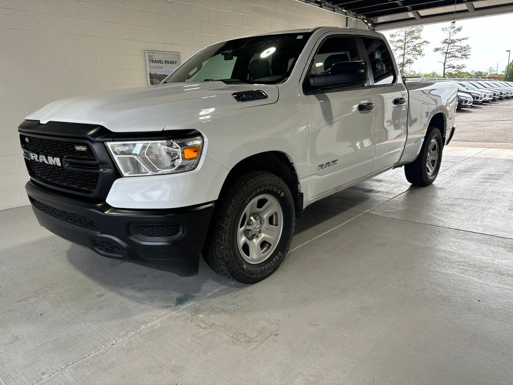 Music City Mitsubishi Facebook ad: NASHHVILLE DRIVERS.Massive discount alert!