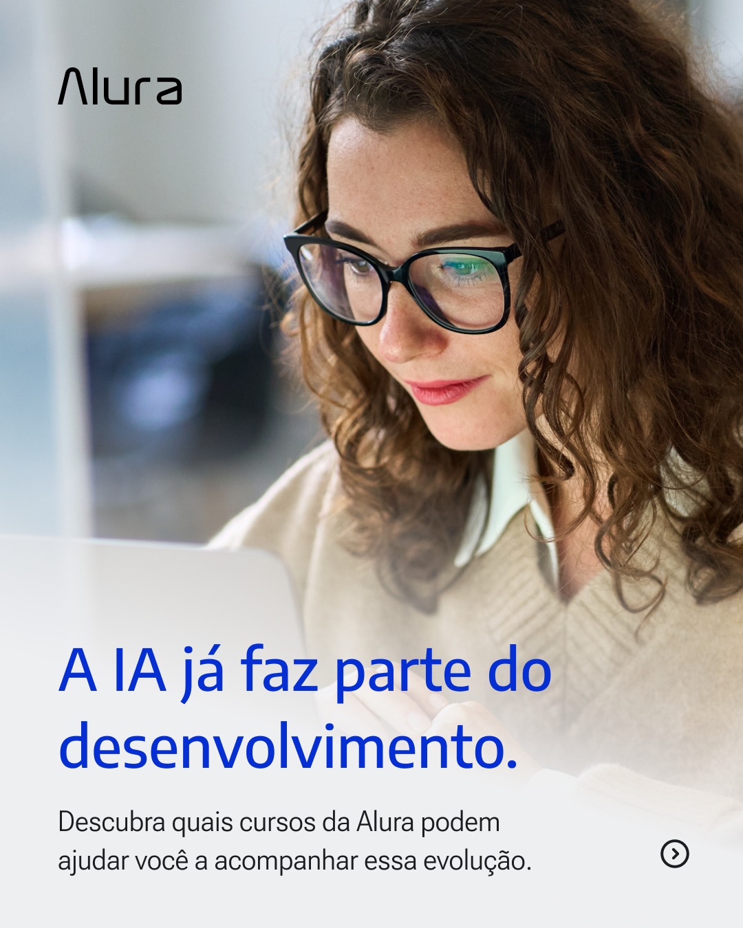 Alura Cursos Online Facebook ad: A IA já faz parte do desenvolvimento.