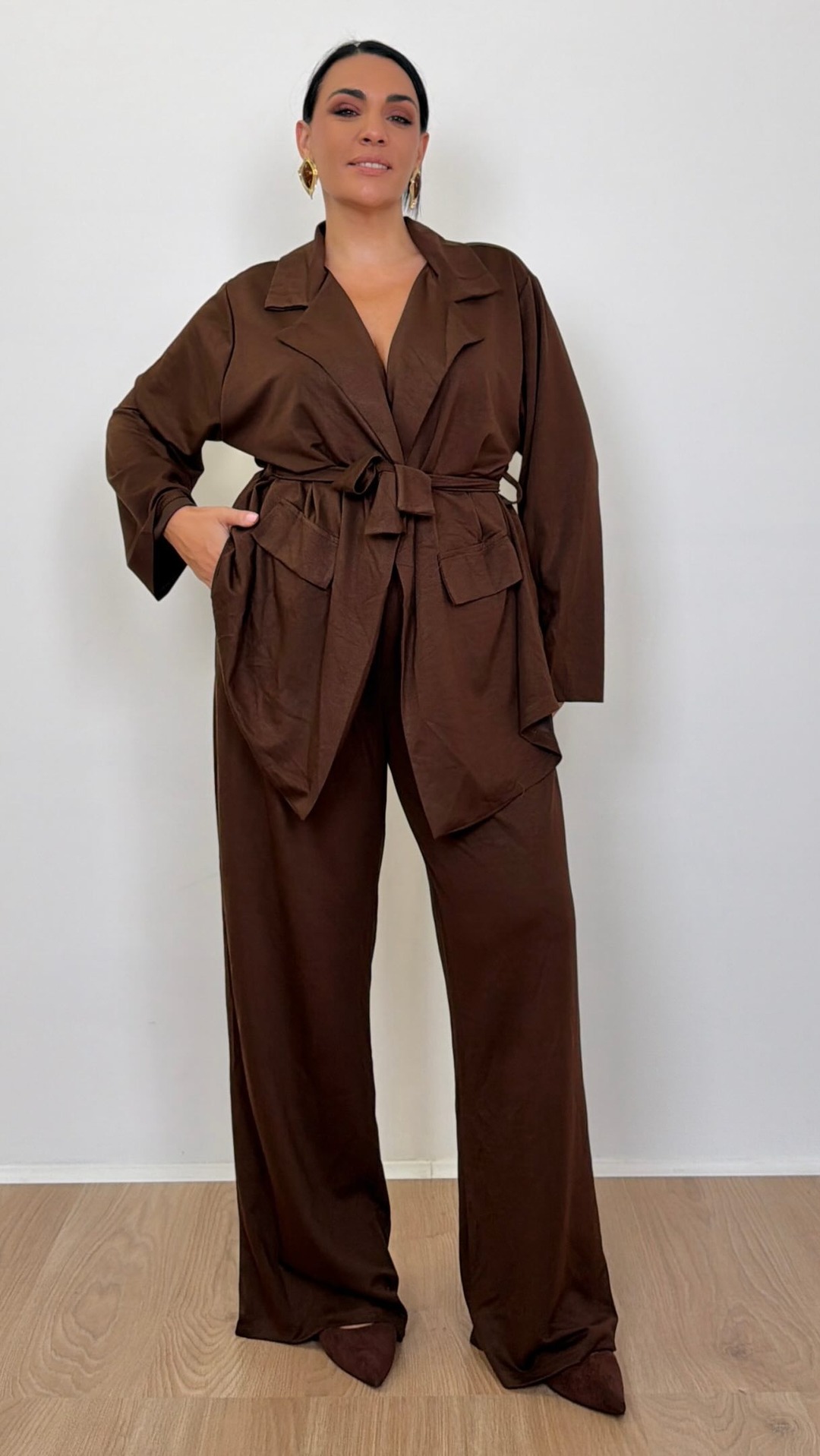 DADA bottega della fantasia Facebook ad: Stai cercando un tailleur non elegante?