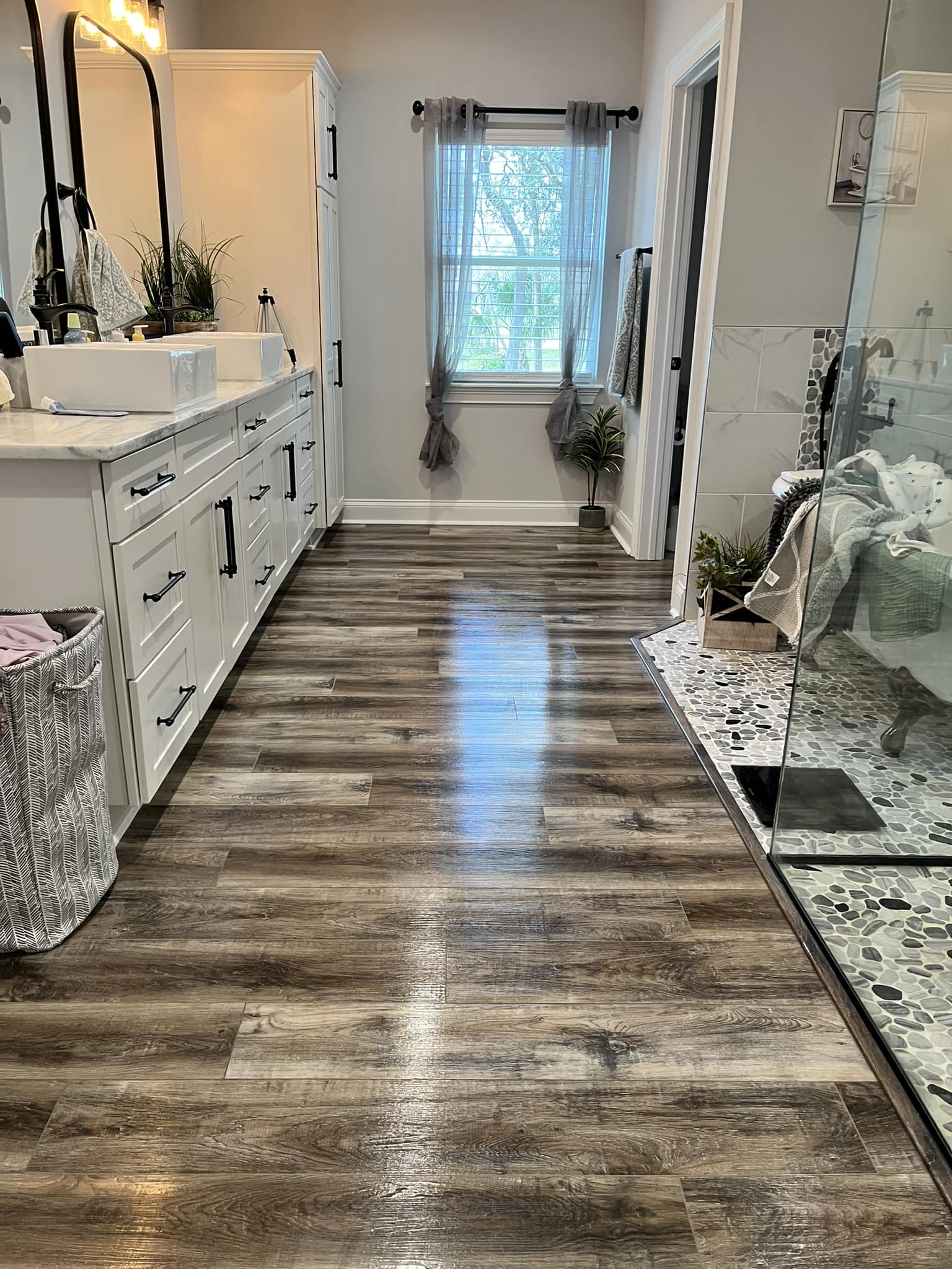 Pro Clean Lakeland, LLC Facebook ad: Home & Office Cleaning