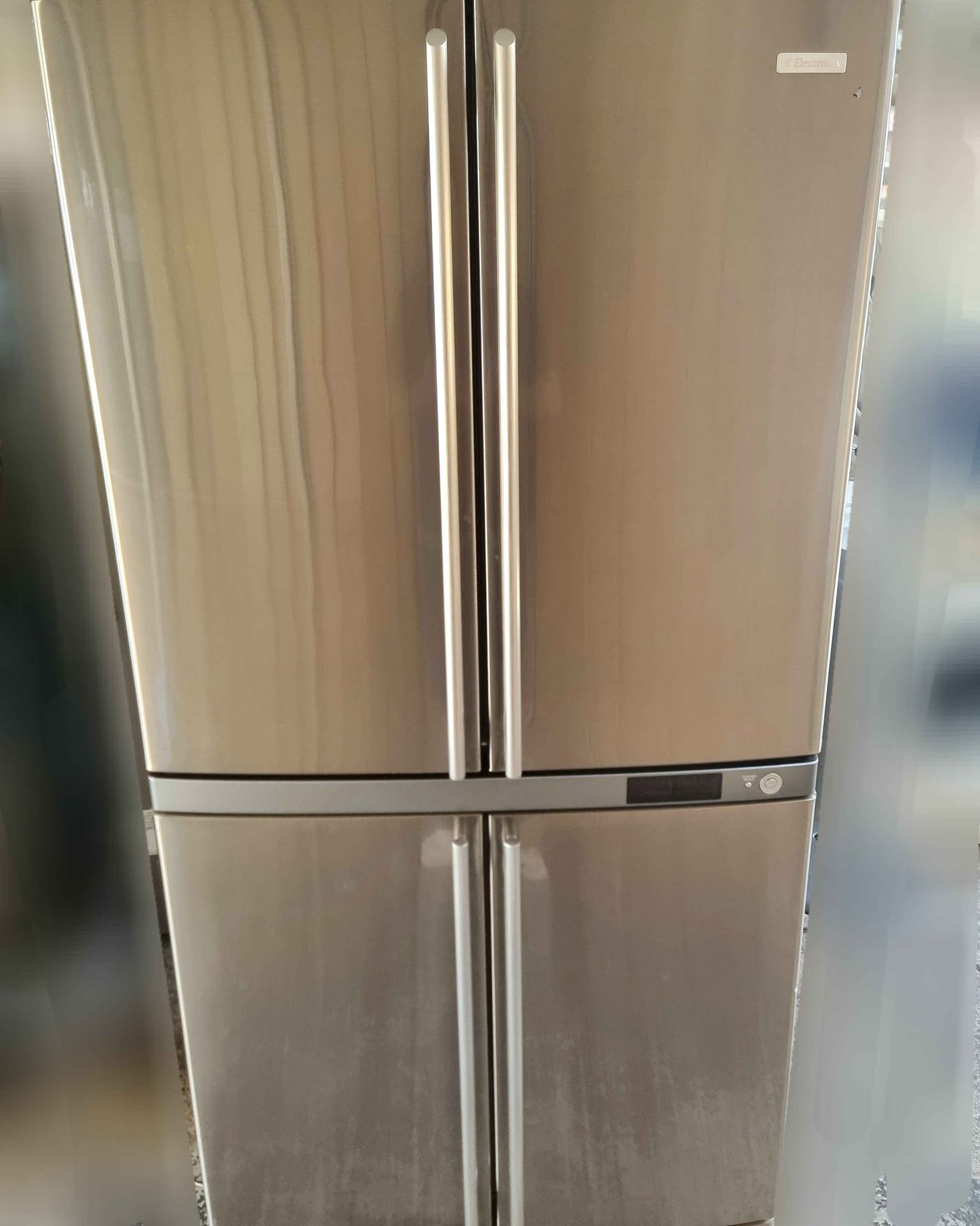 Kodi Wood Facebook ad: Electrolux 602L Fridge Freezer Delivery available