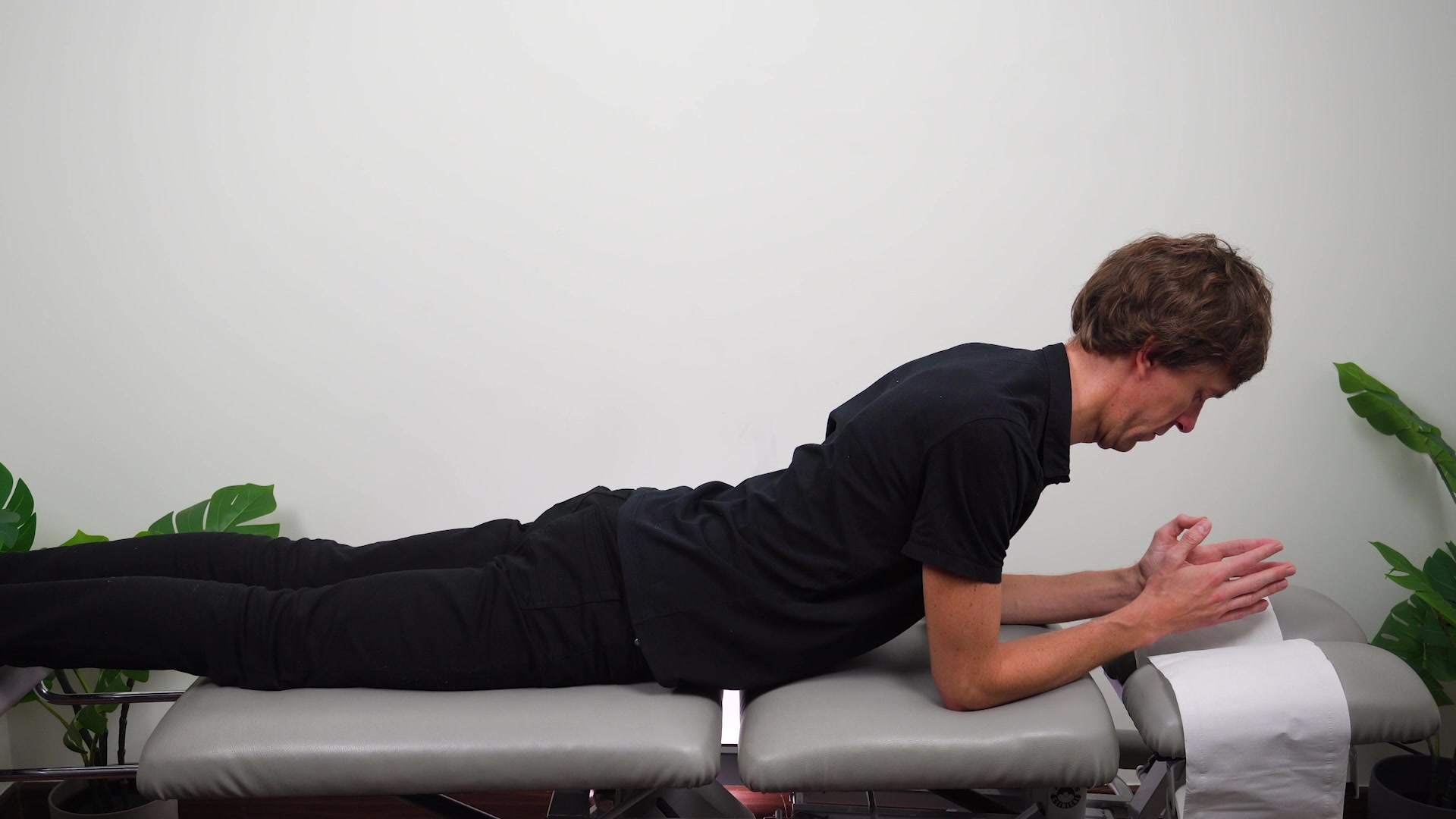 Clínica QO Facebook ad: ¿Tienes lumbalgia aguda o dolor lumbar crónico?