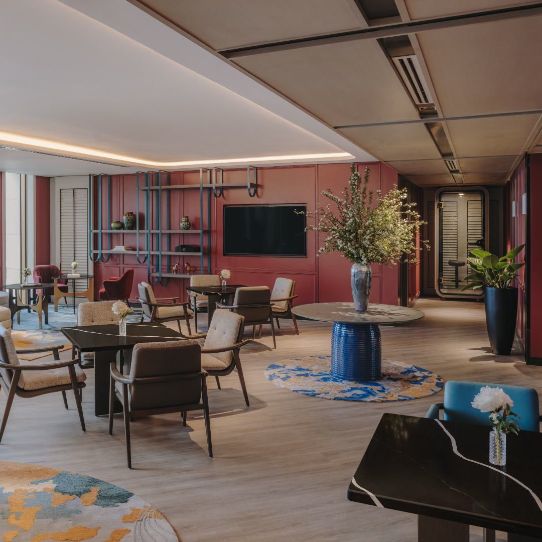 Fairmont Hanoi Facebook ad: Indulge at Fairmont Gold Lounge