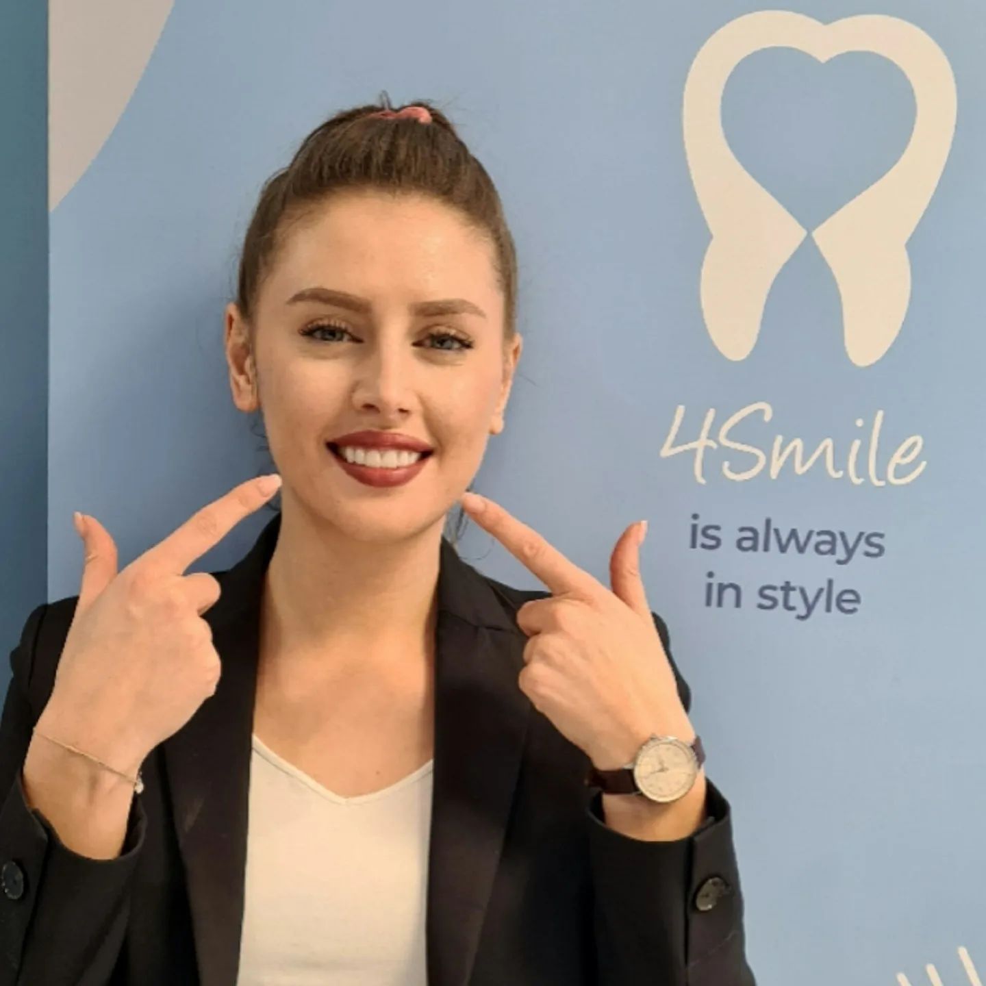 Dental centar 4Smile Facebook ad: Posebne ponude u Dental Centru 4Smile - brzi…