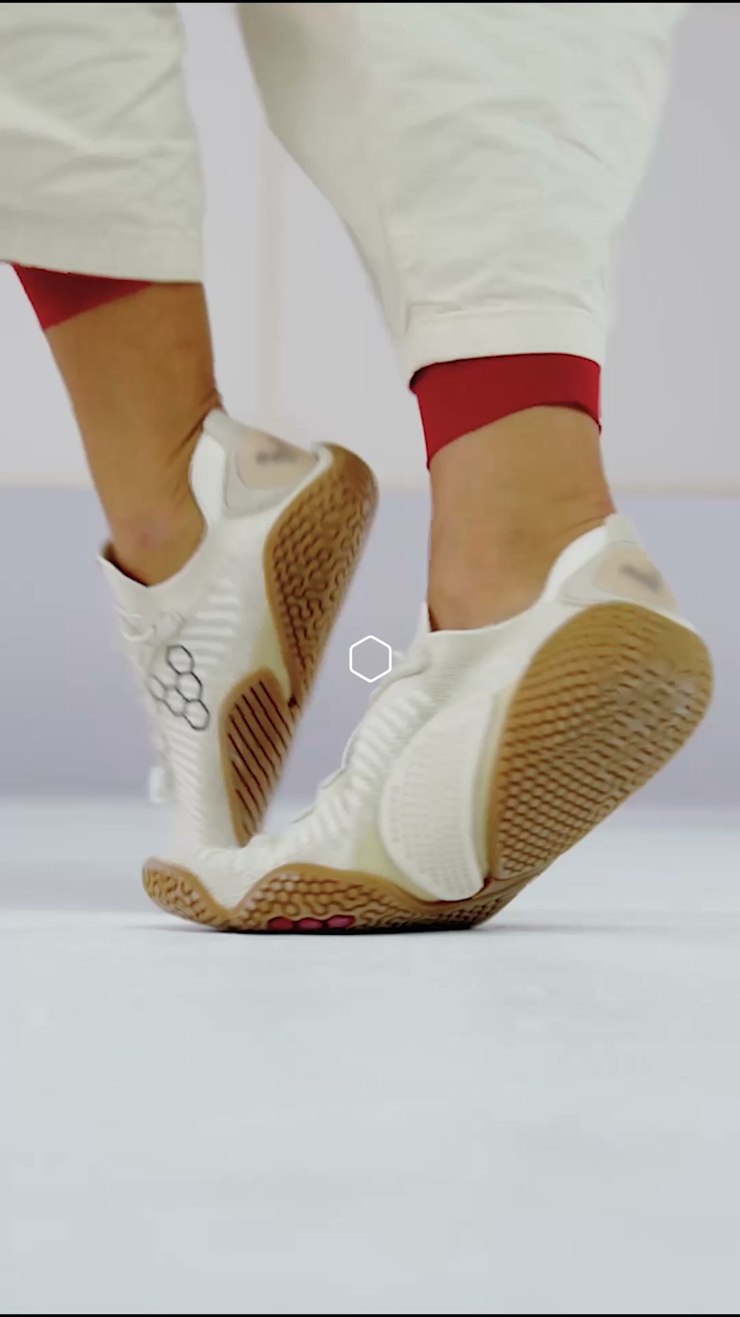 Vivobarefoot Facebook ad: Bend the rules, naturally