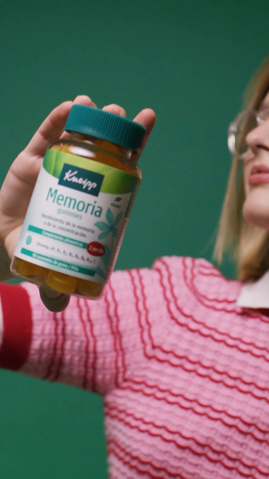 Kneipp Facebook ad: Cinco razones para sonreír cada día