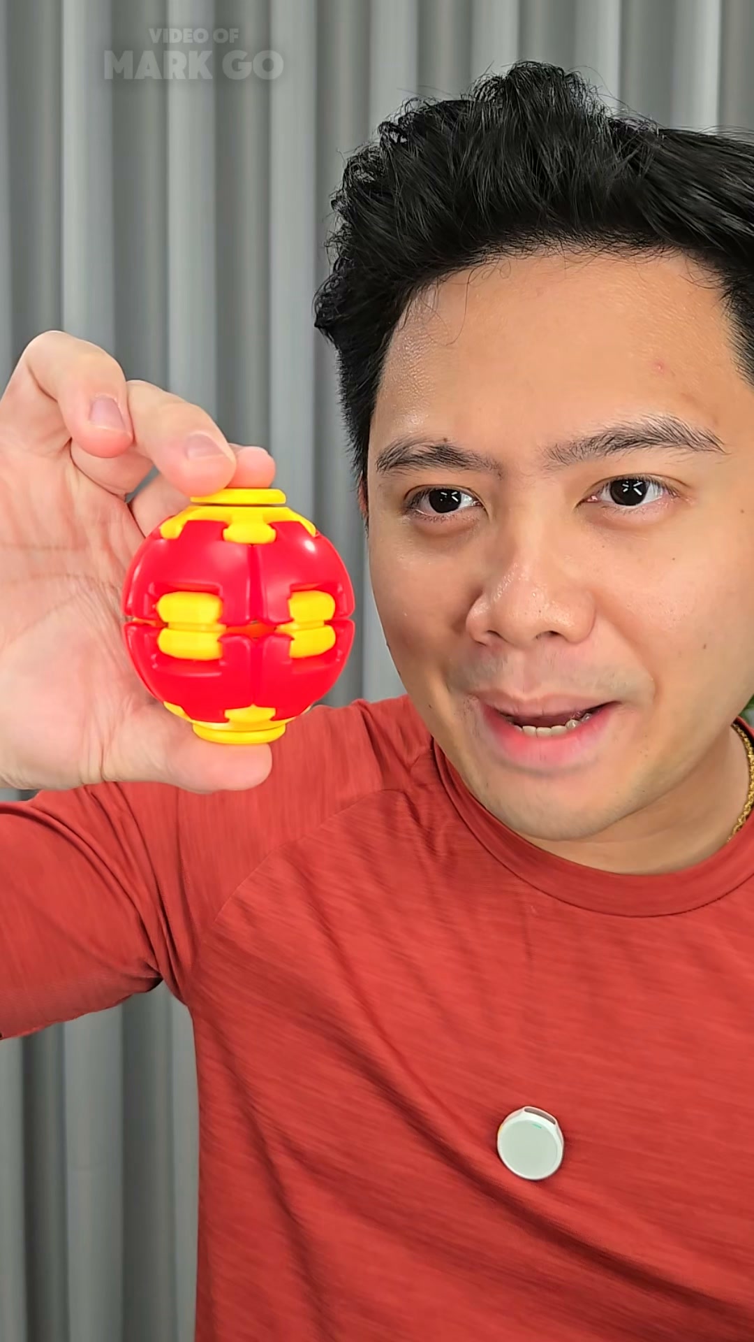 Hannah_Yanah Facebook ad: spinner toy