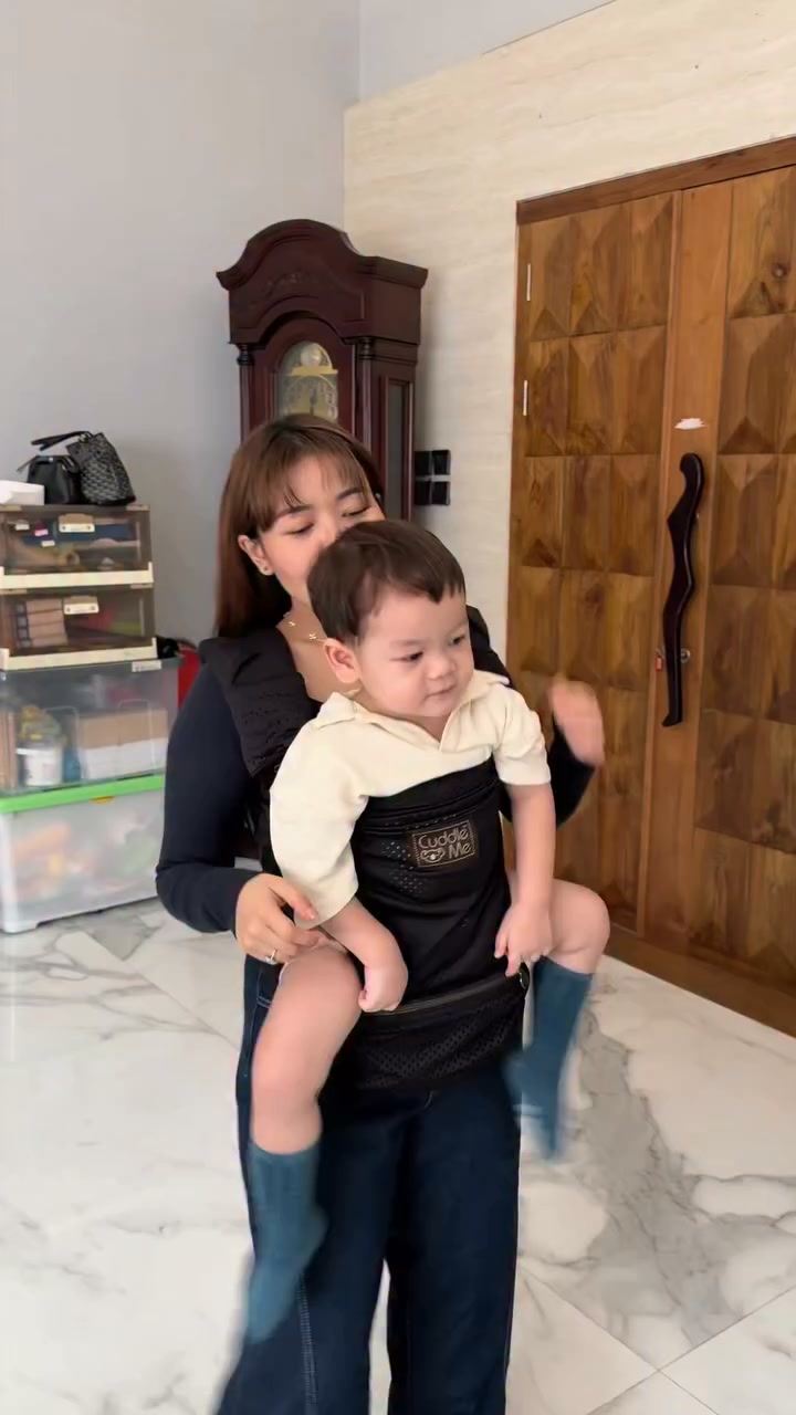 CuddleMe Indonesia Facebook ad: GENDONGAN BREATHABLE #1 DI INDONESIA CHECKOUT DISINI