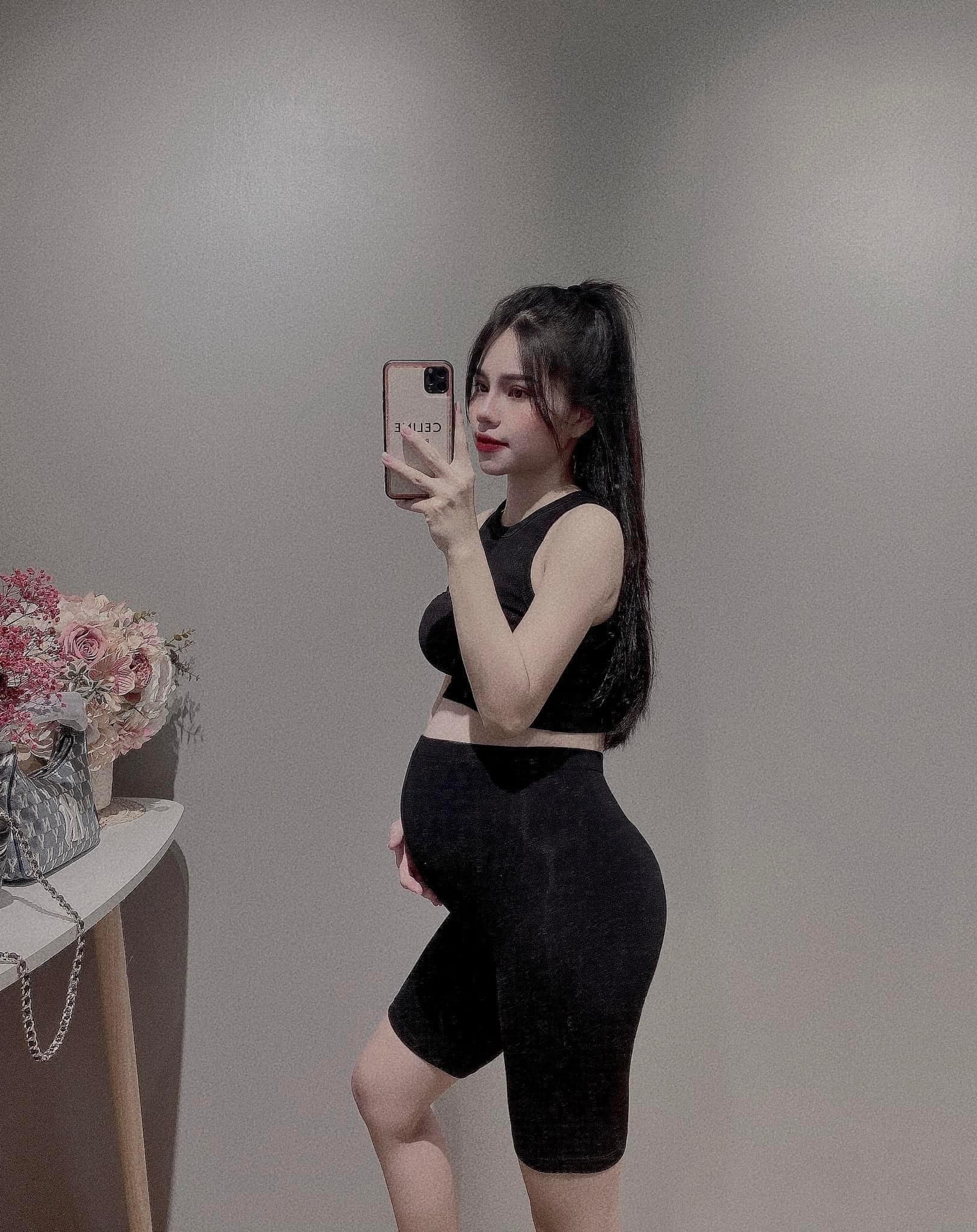 Vân Bống chuyên hàng Thái Lan Facebook ad: nhà em đang sẵn 1 vạn quần legging…