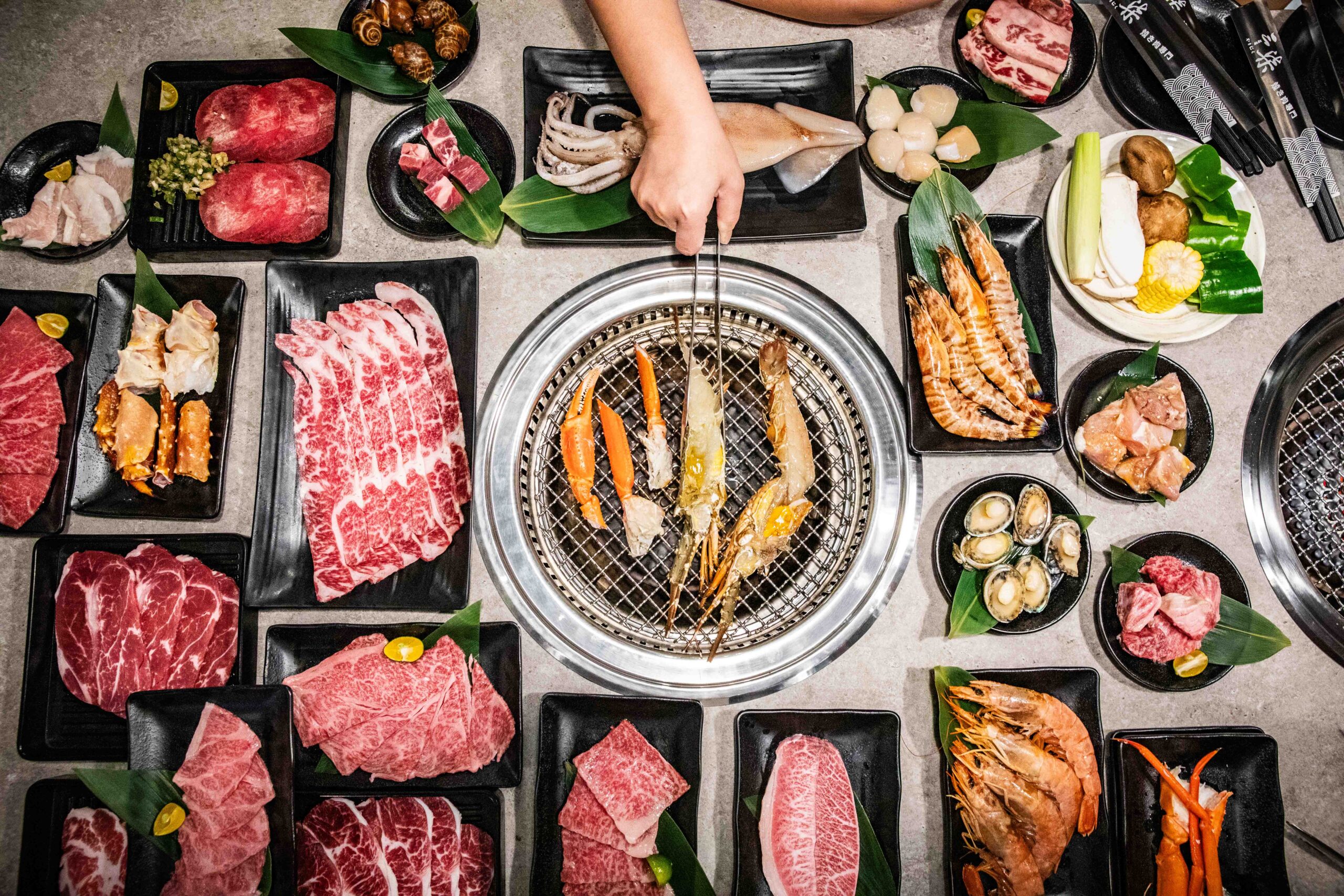 三柒燒肉專門店-大安敦南店 Facebook ad: 台北最狂燒肉吃到飽!燒肉控必吃一波,日本A5和牛+龍蝦+帝王蟹通通無限吃,爽度破表